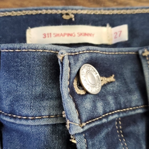 311 Shaping Skinny Levi's Jeans - Picture 2 of 4